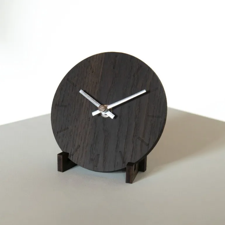 Dark Oak klokke 12 cm mørk eik m/sølv viser