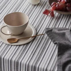 Duk 140x240 cm small stripes hvit