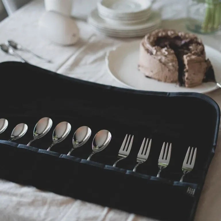 Hardanger bestikkpose for 12 dessertdeler