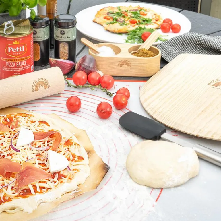 Pizza Angels bakematte hvit/rød