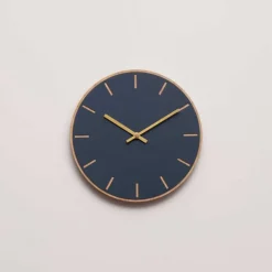 Smokey Blue veggklokke 28 cm blå linoleum m/gull viser