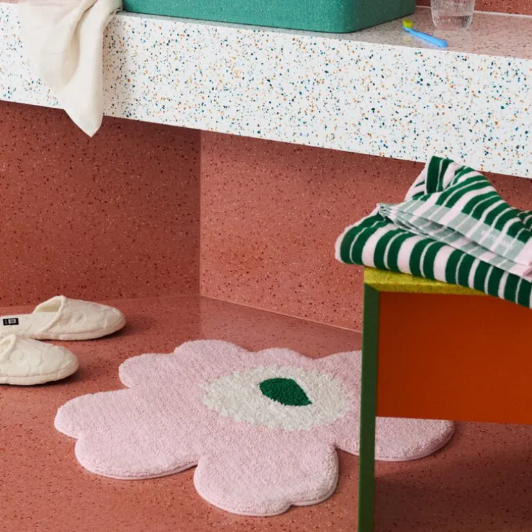 Unikko badematte 73 cm blomsterform rosa/hvit/grønn