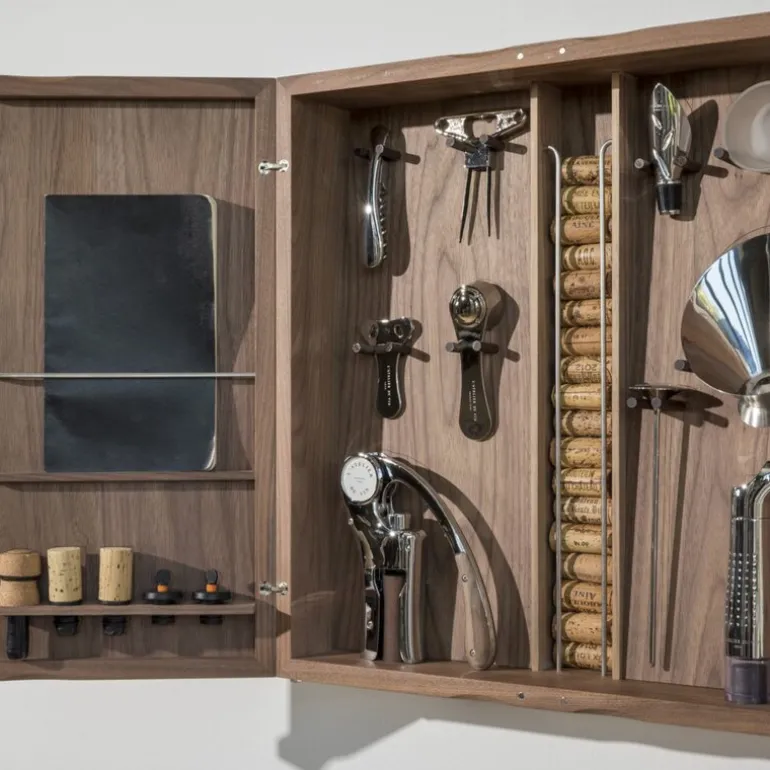 Vinsett/vinskap med vintilbehør Cabinet d'Oeno Curiosités